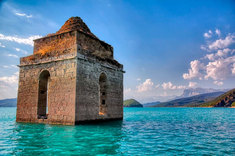 Los libros que narraron la España sumergida